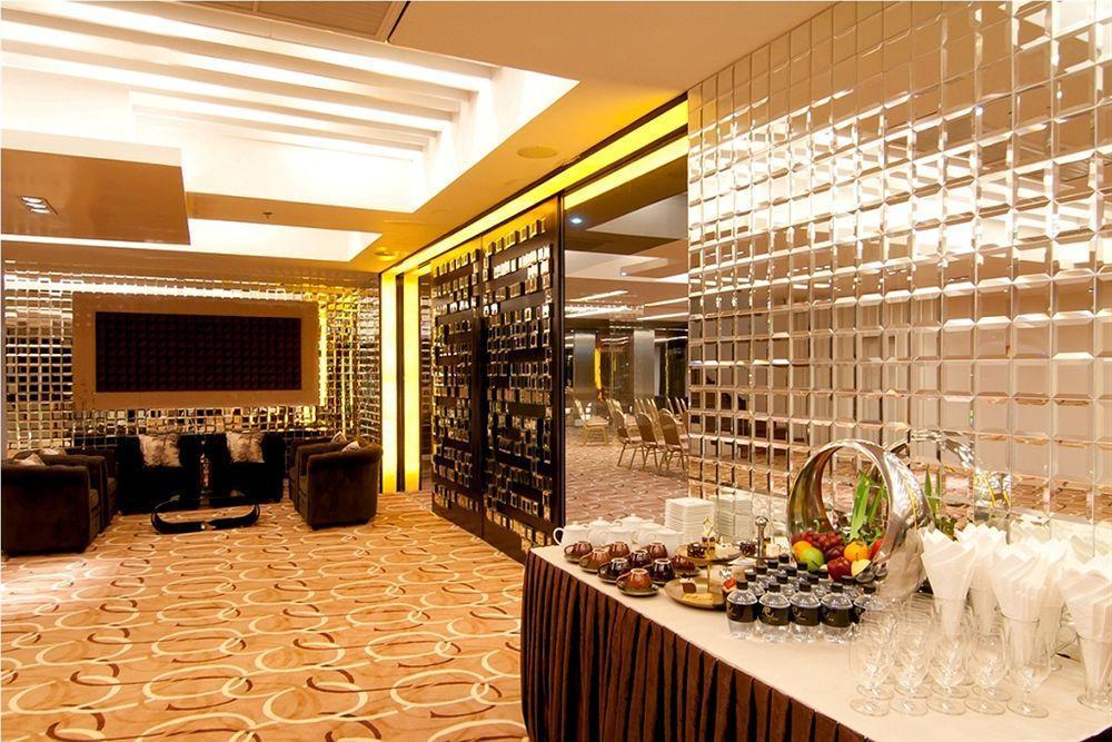 Rashmi'S Plaza Hotel Виентиане Екстериор снимка
