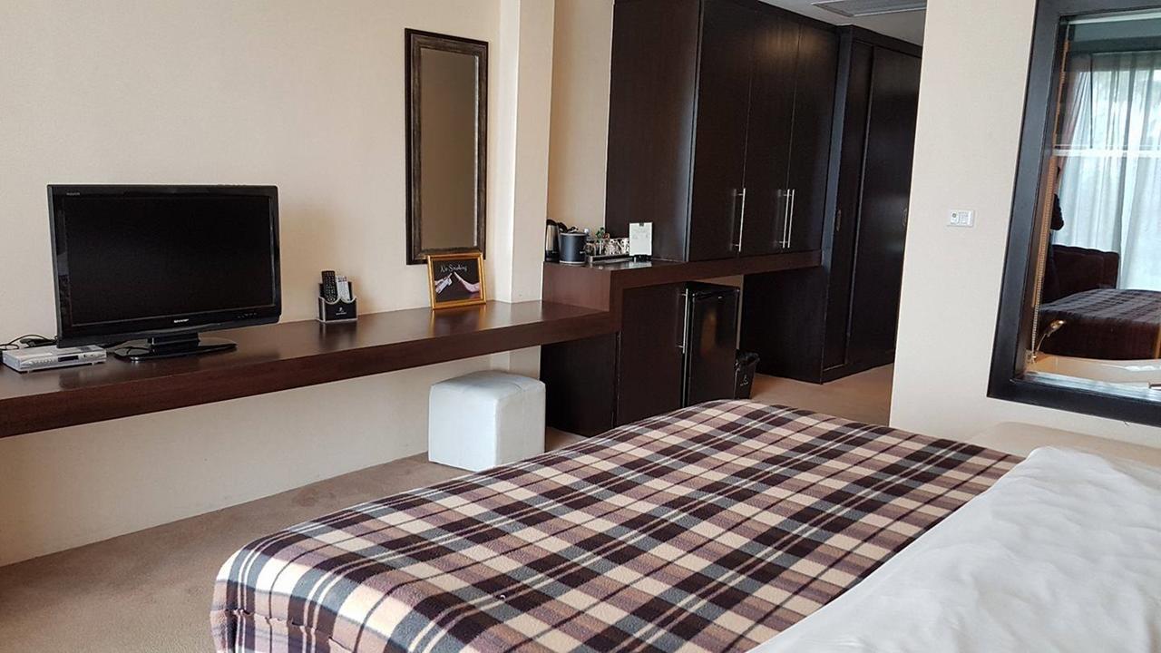 Rashmi'S Plaza Hotel Виентиане Стая снимка