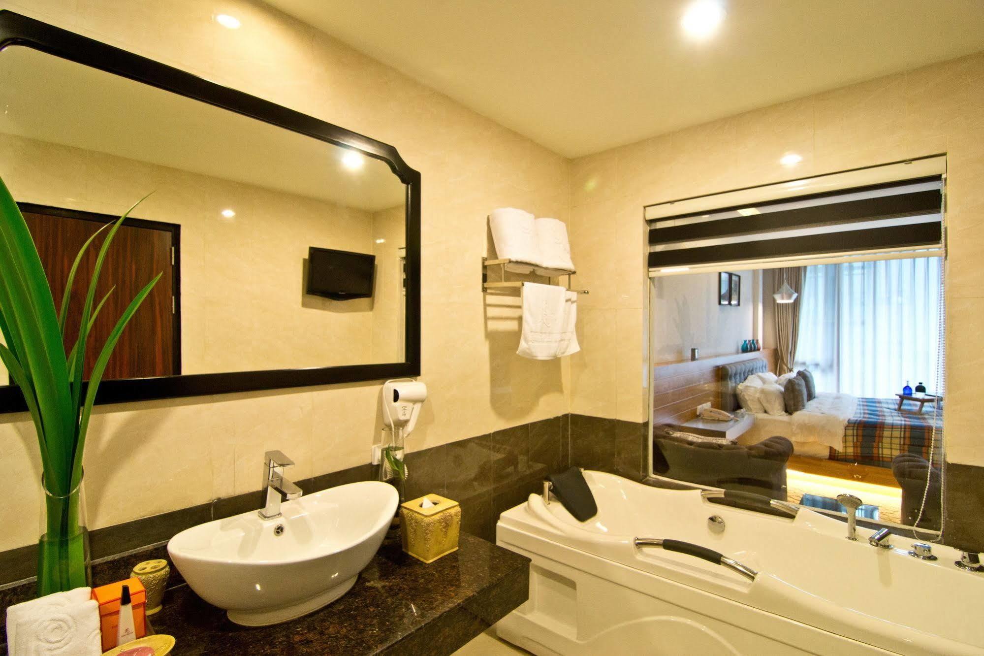 Rashmi'S Plaza Hotel Виентиане Екстериор снимка