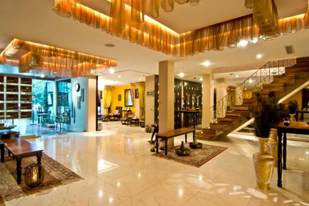 Rashmi'S Plaza Hotel Виентиане Екстериор снимка